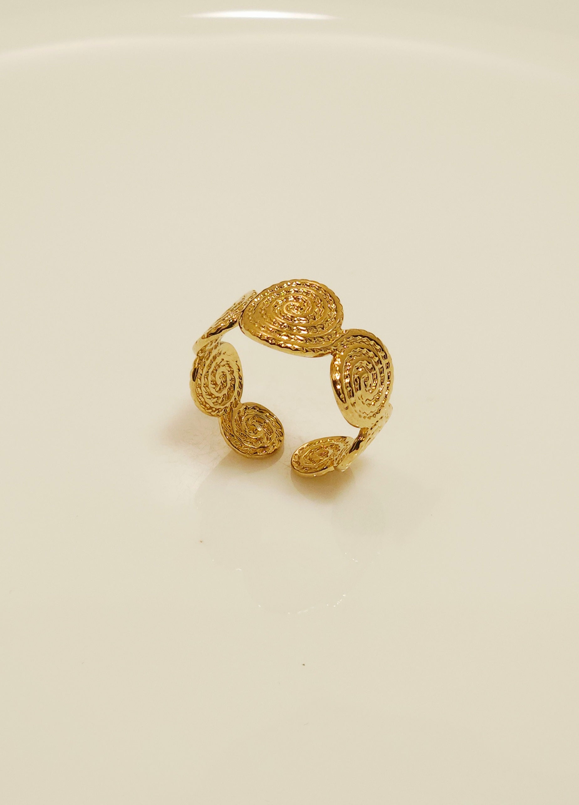 R7092 - Ring