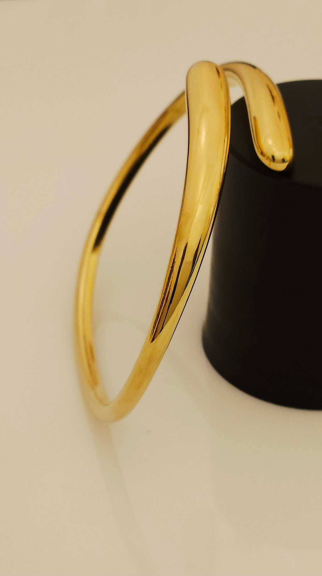 B7110 - Bangle