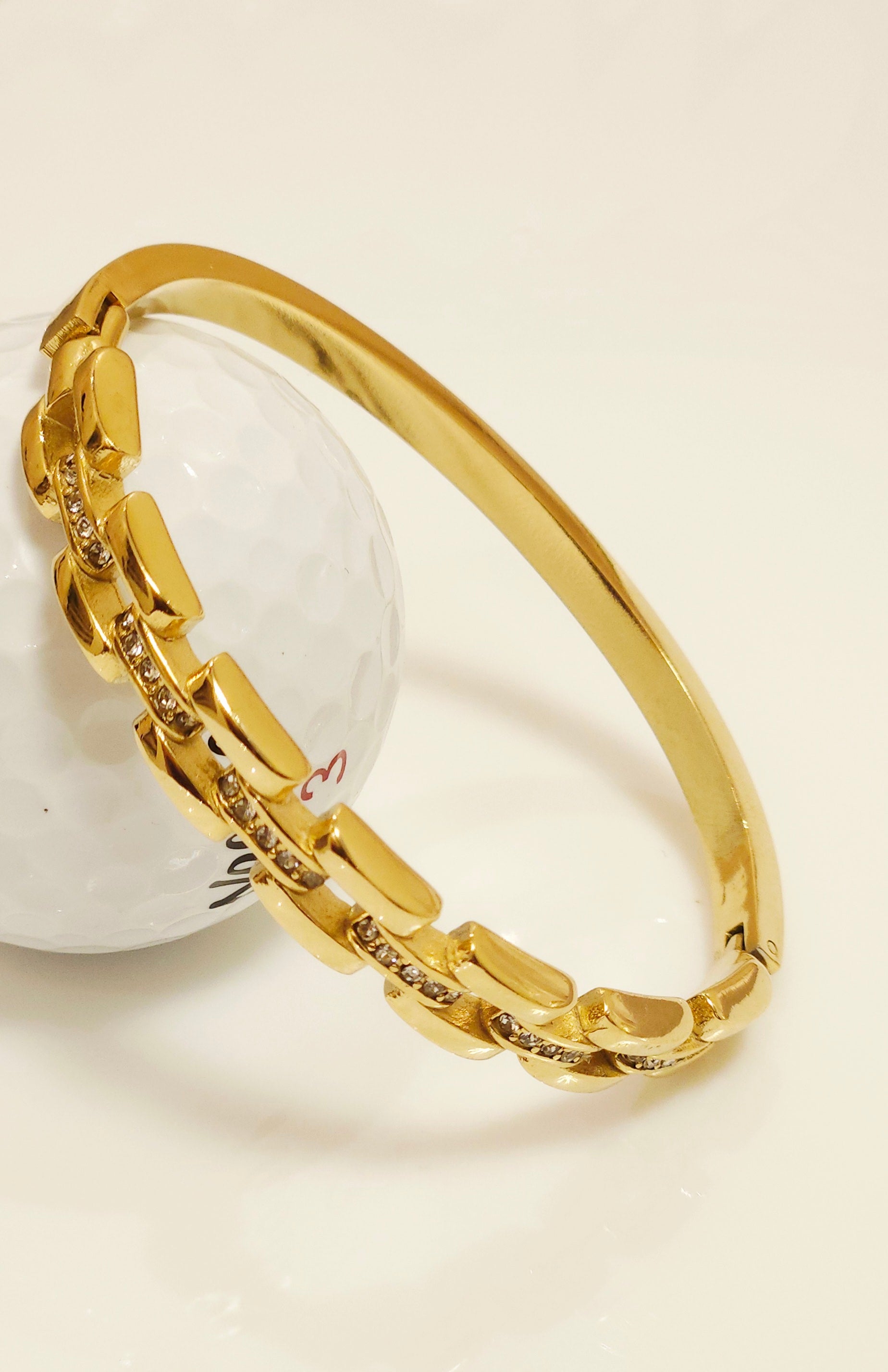 B7106 - Bangle Bracelet