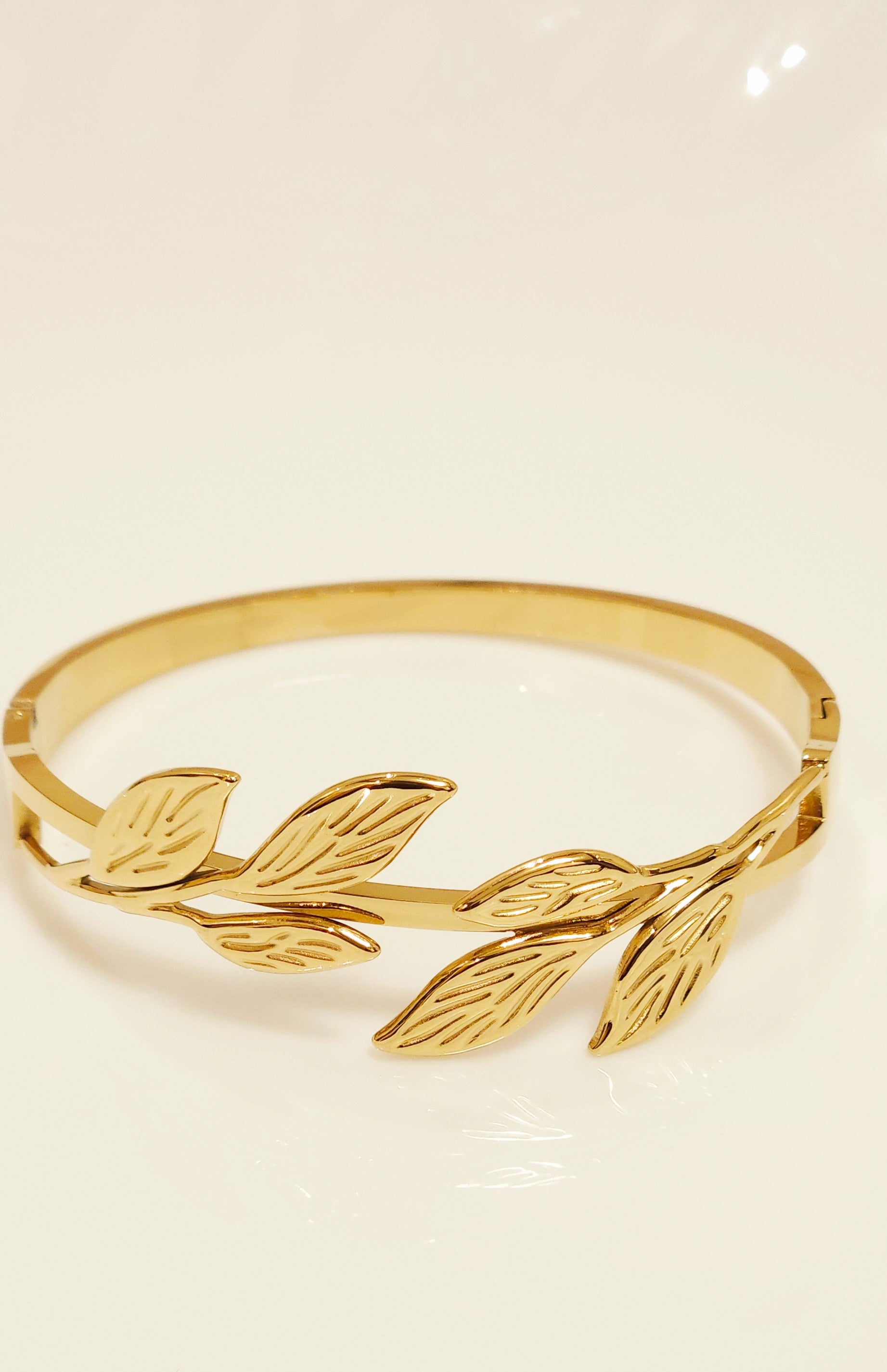 B7107 - Bangle Bracelet