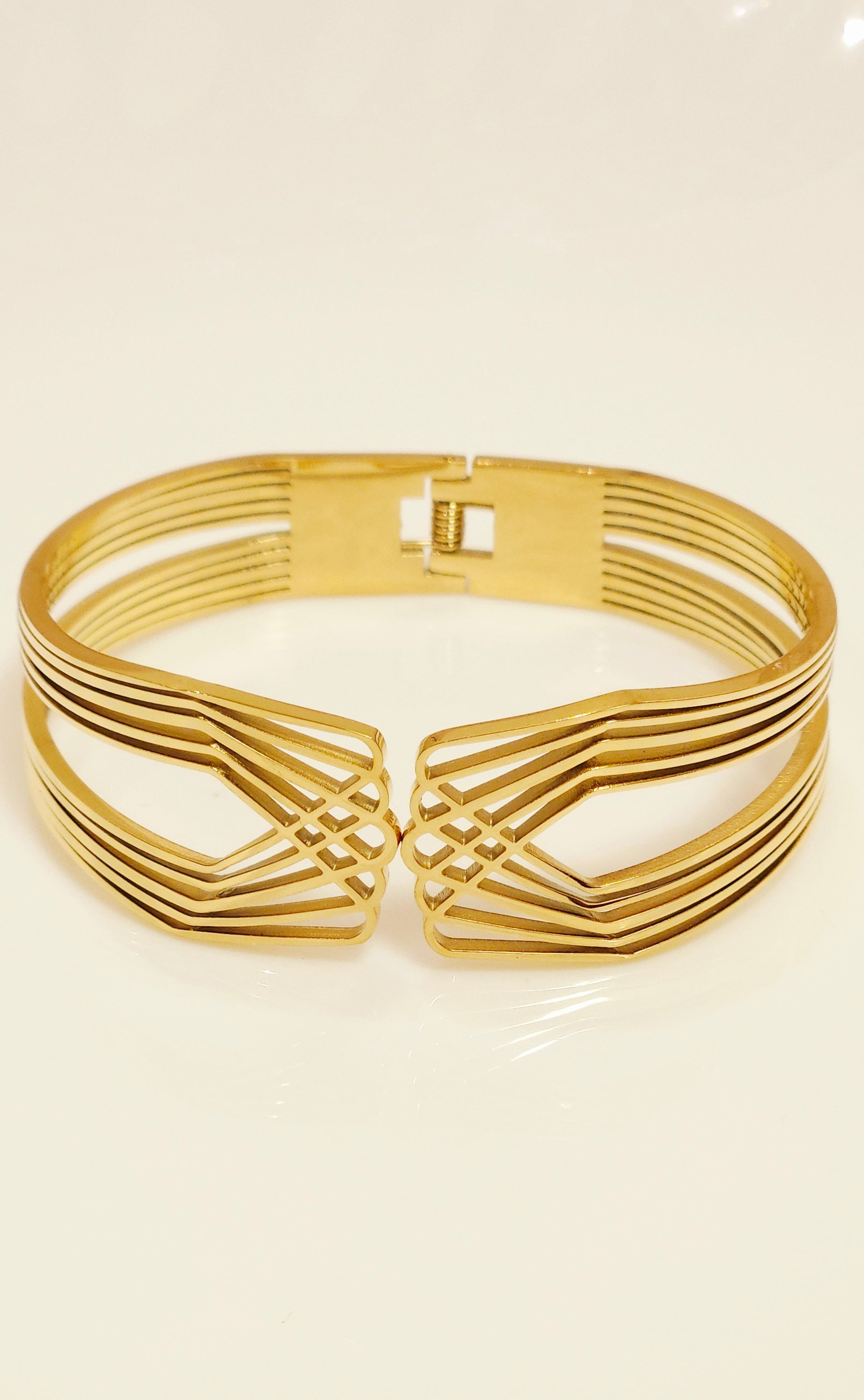 B7104 - Bangle Bracelet