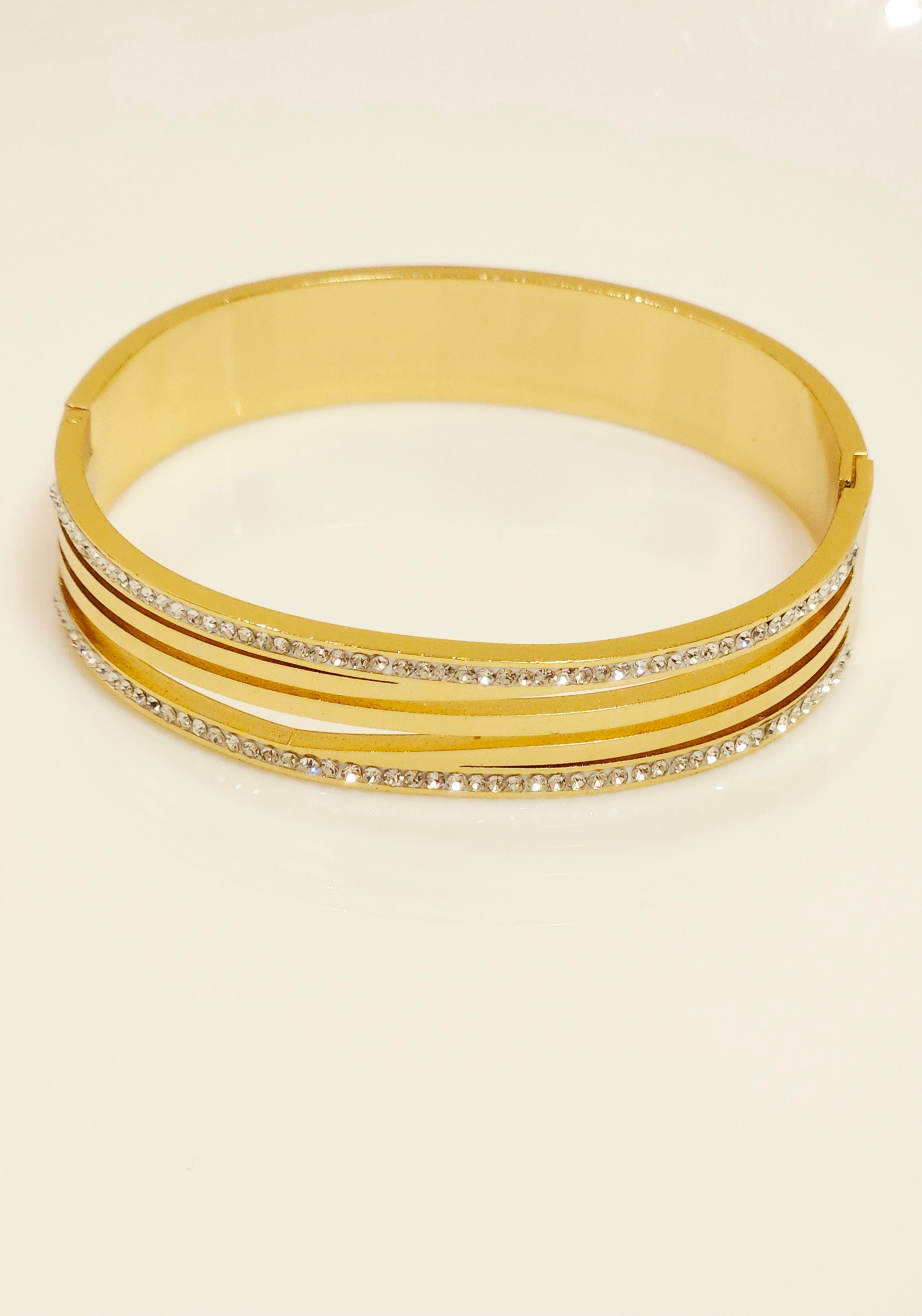 B7103 - Bangle Bracelet