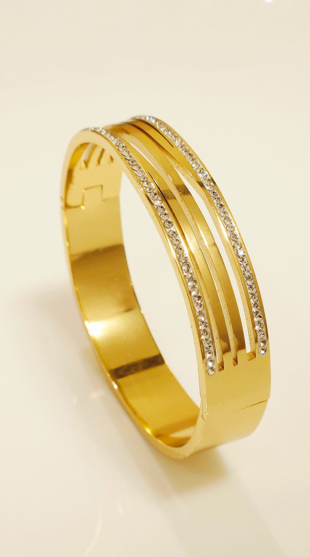 B7103 - Bangle Bracelet