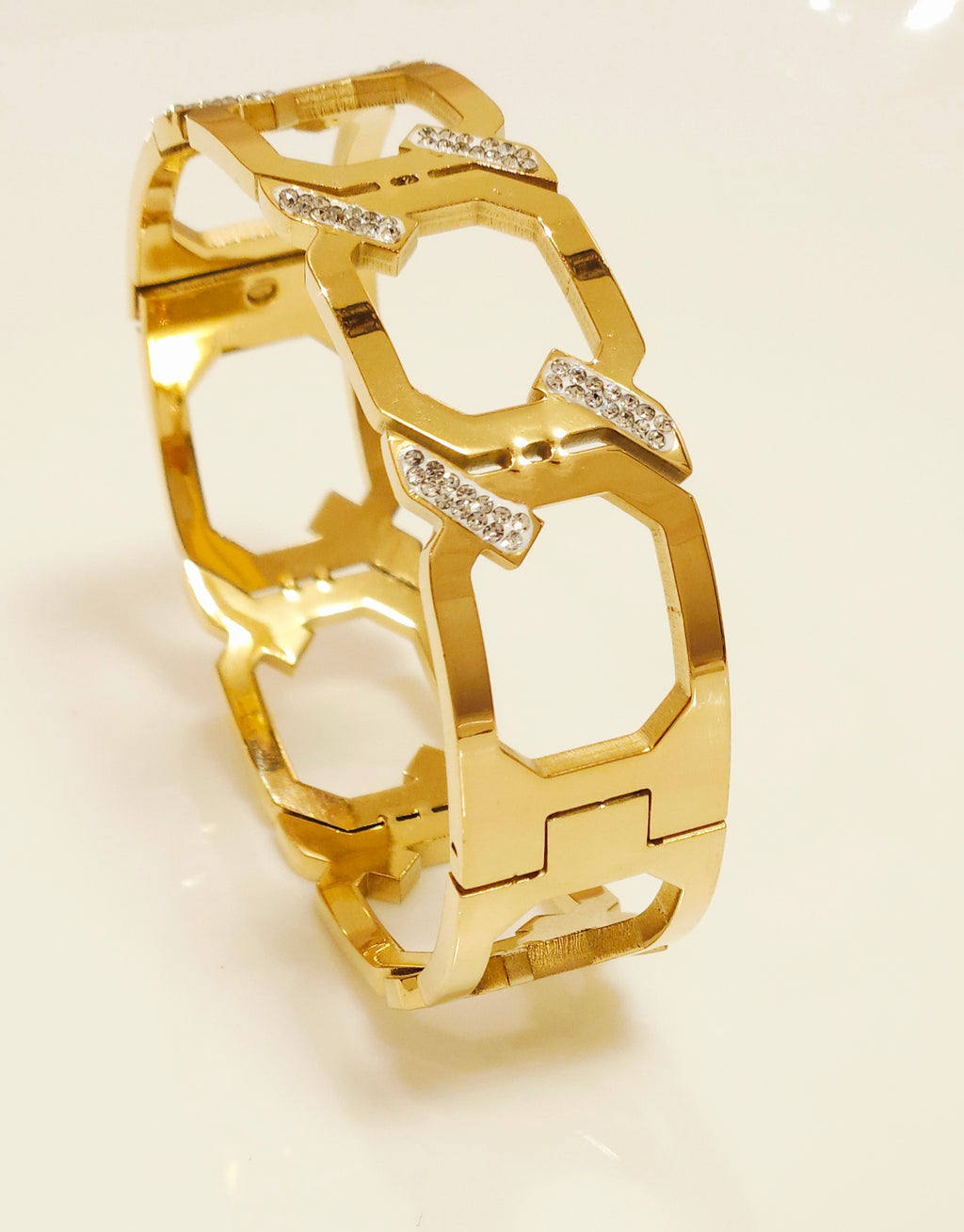 B7105 - Bangle Bracelet