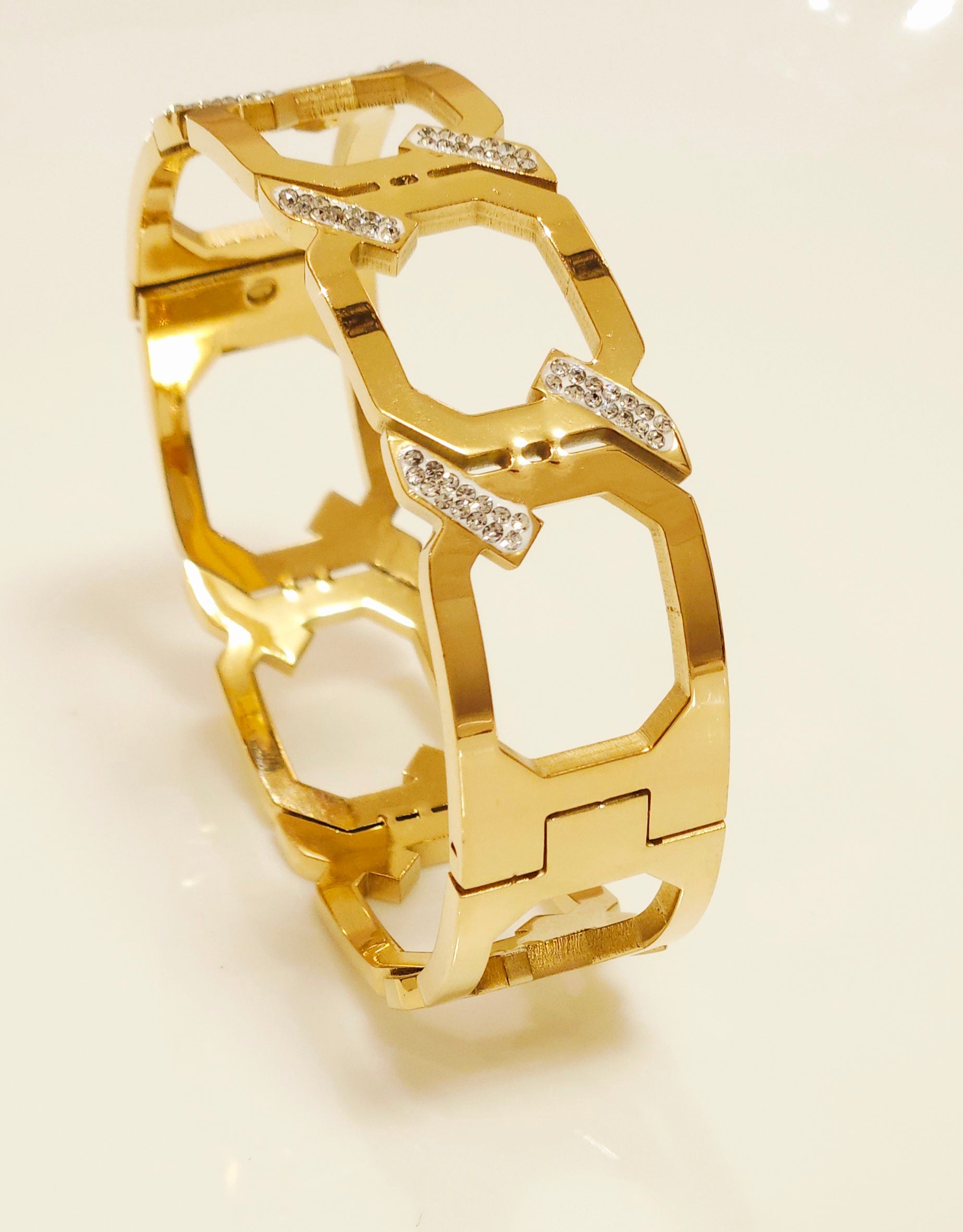 B7105 - Bangle Bracelet